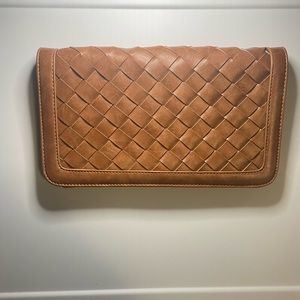 Stitch fix woven brown clutch